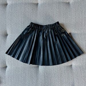 J Crew Crewcuts Girls Faux Leather Pleated Pull On Mini Skirt, Size S (6-7) EUC